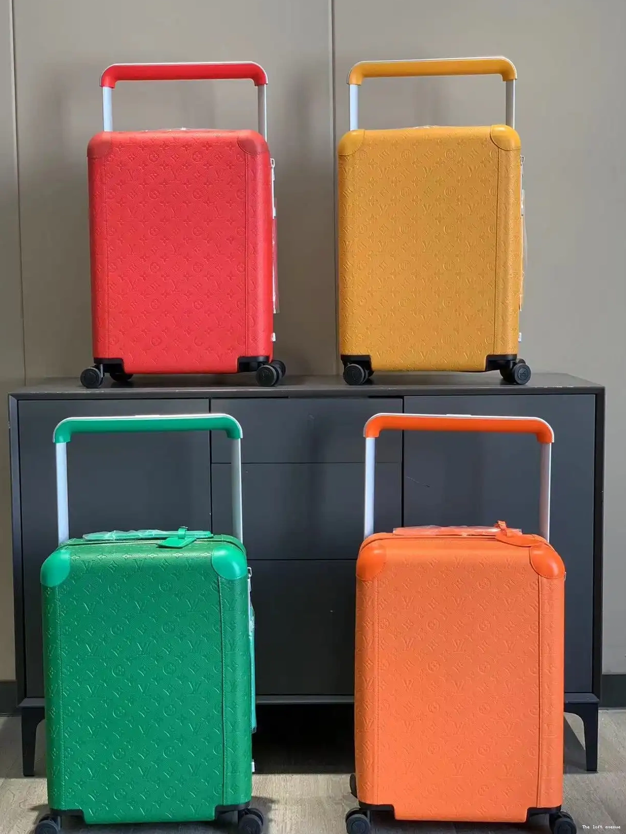 TAURILLON 37L GREEN HORIZON CUSTOM SUITCASE 55 0525